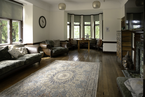 Newcombe lounge